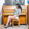 Megan at the piano  - image control.gallery.php