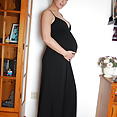 Pregnant Blonde - image control.gallery.php