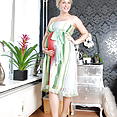 Veronica, Pregnant Blonde - image control.gallery.php