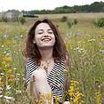 Shaya masturbates on her towel in the fields - image control.gallery.php