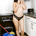 Roxee Couture Hot Housewife - image control.gallery.php