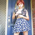 Naomi At The Door - image control.gallery.php