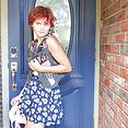 Naomi At The Door - image control.gallery.php