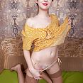 Erika's Yellow Dress - image control.gallery.php