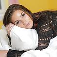 Zoey's On The Bed - image control.gallery.php