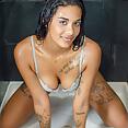 Jameika's Shower Set - image control.gallery.php