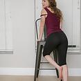 Avri On The Stool - image control.gallery.php
