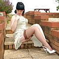 Scarlett - Leading you up the path! - image control.gallery.php