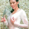 Mia Farr's Shower - image control.gallery.php